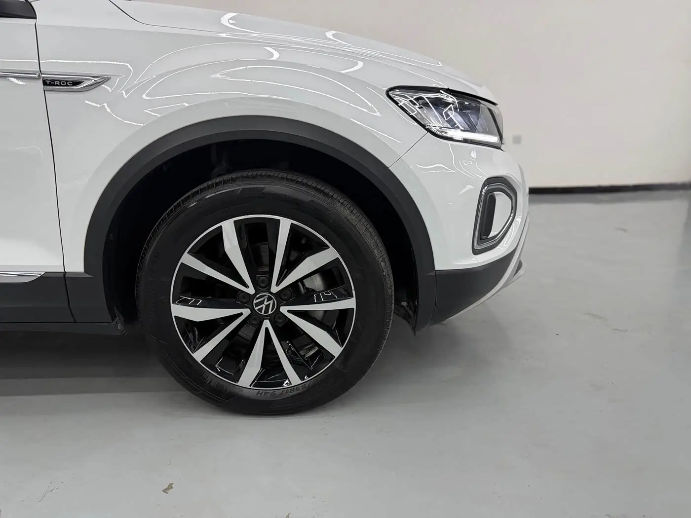 Volkswagen T-ROC 2023 — Photo 9/20