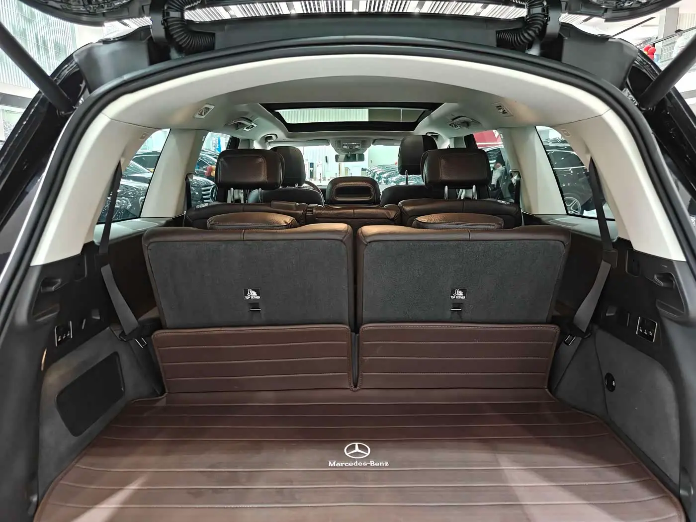 Mercedes-Benz GLS 2020 — Photo 14/17