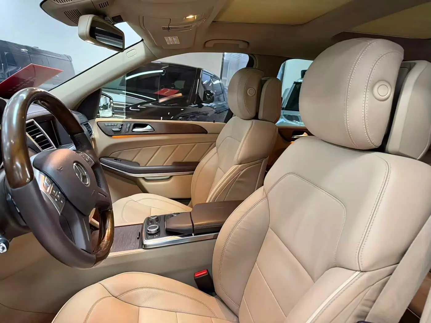 Mercedes-Benz GL-Class 2013 — Photo 9/16