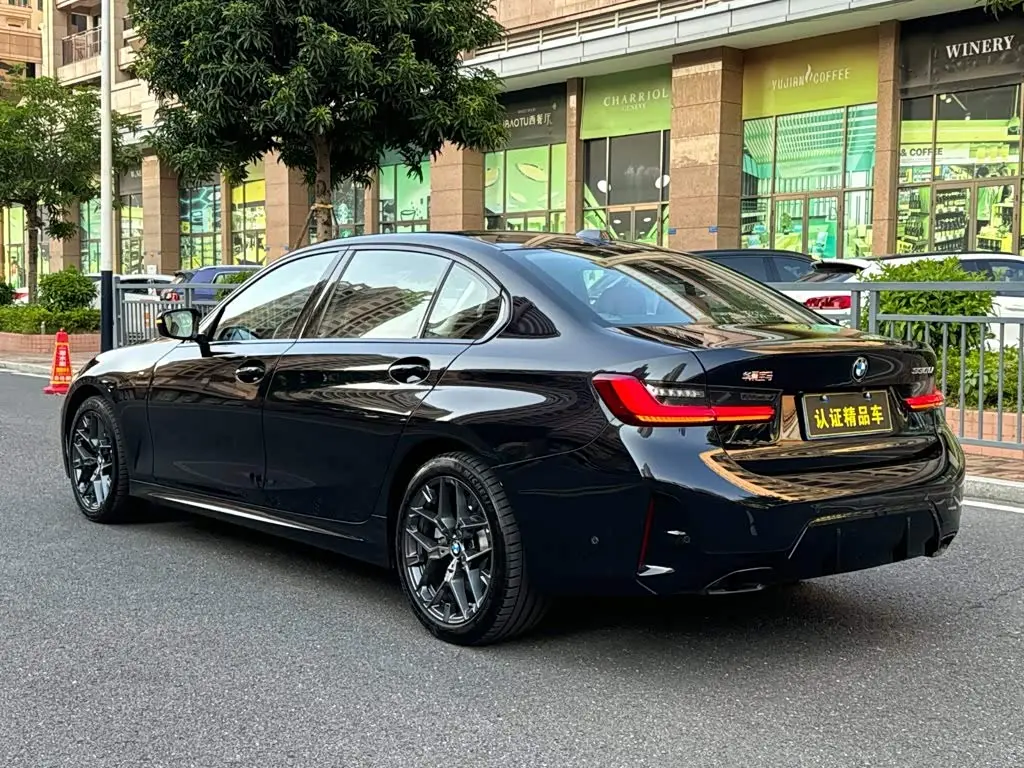 BMW 3 Series 2025 — Photo 11/20