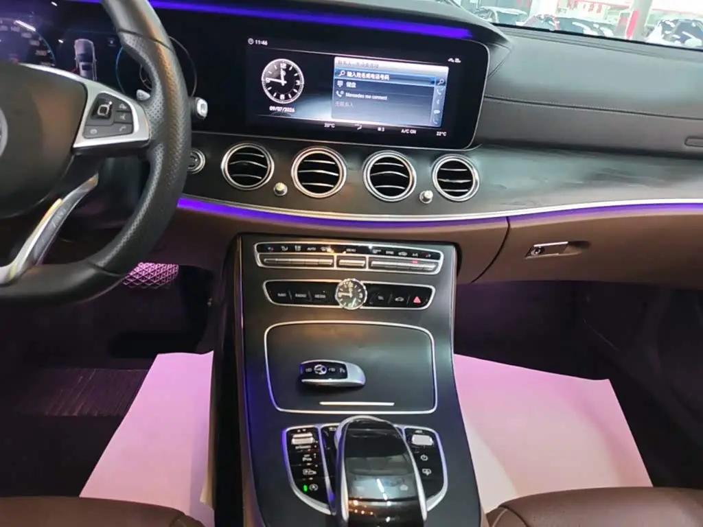 Mercedes-Benz E-Class 2018 — ფოტო 13/20