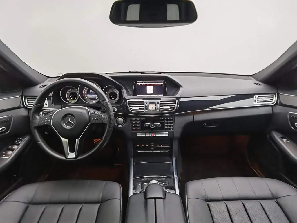 Mercedes-Benz E-Class 2015 — Фото 5/20
