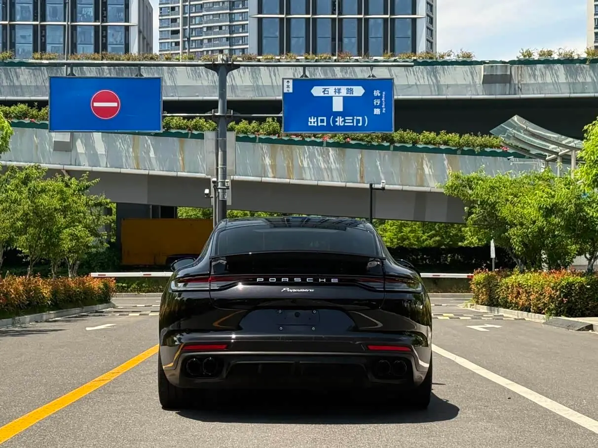Porsche Panamera 2023 — Фото 5/17