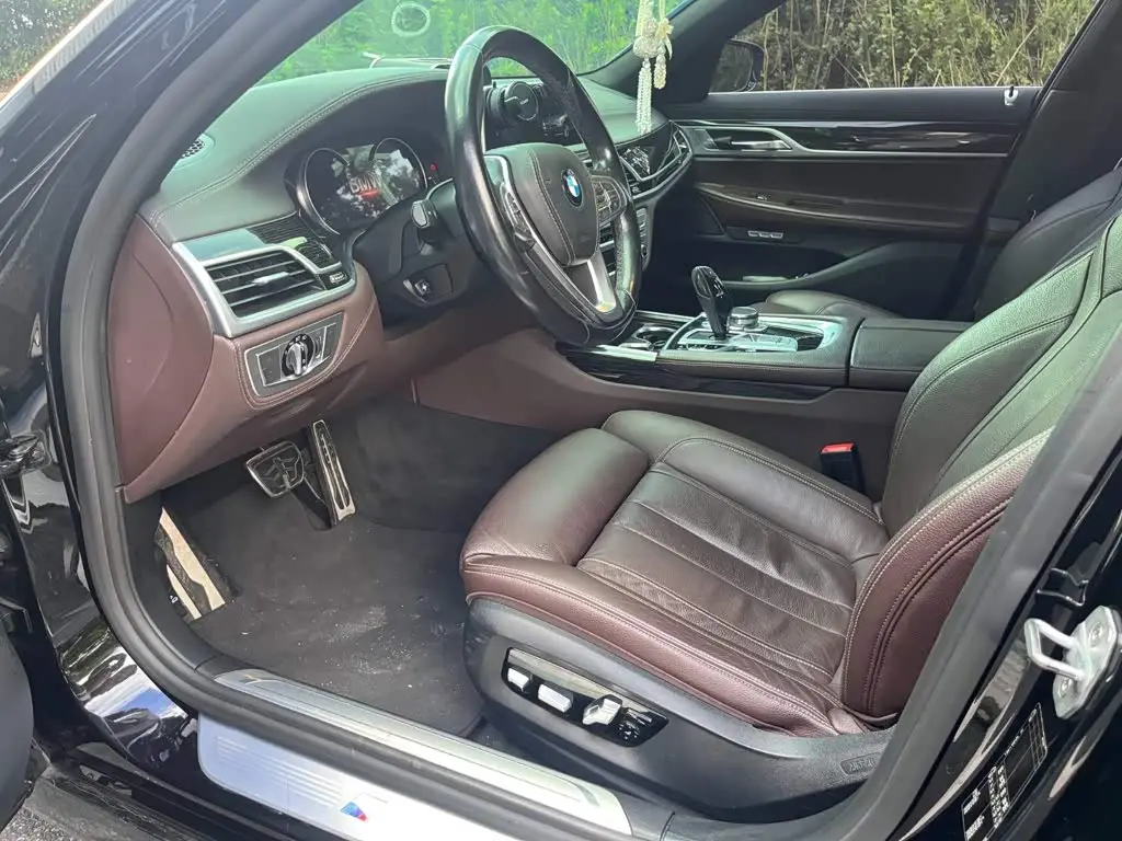 BMW 7 Series 2018 — Şəkil 7/15