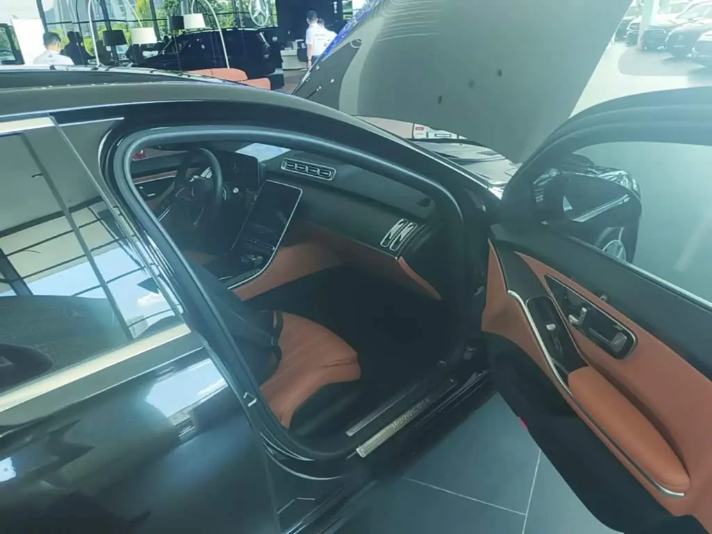 Mercedes-Benz S-Class 2022 — Photo 9/20