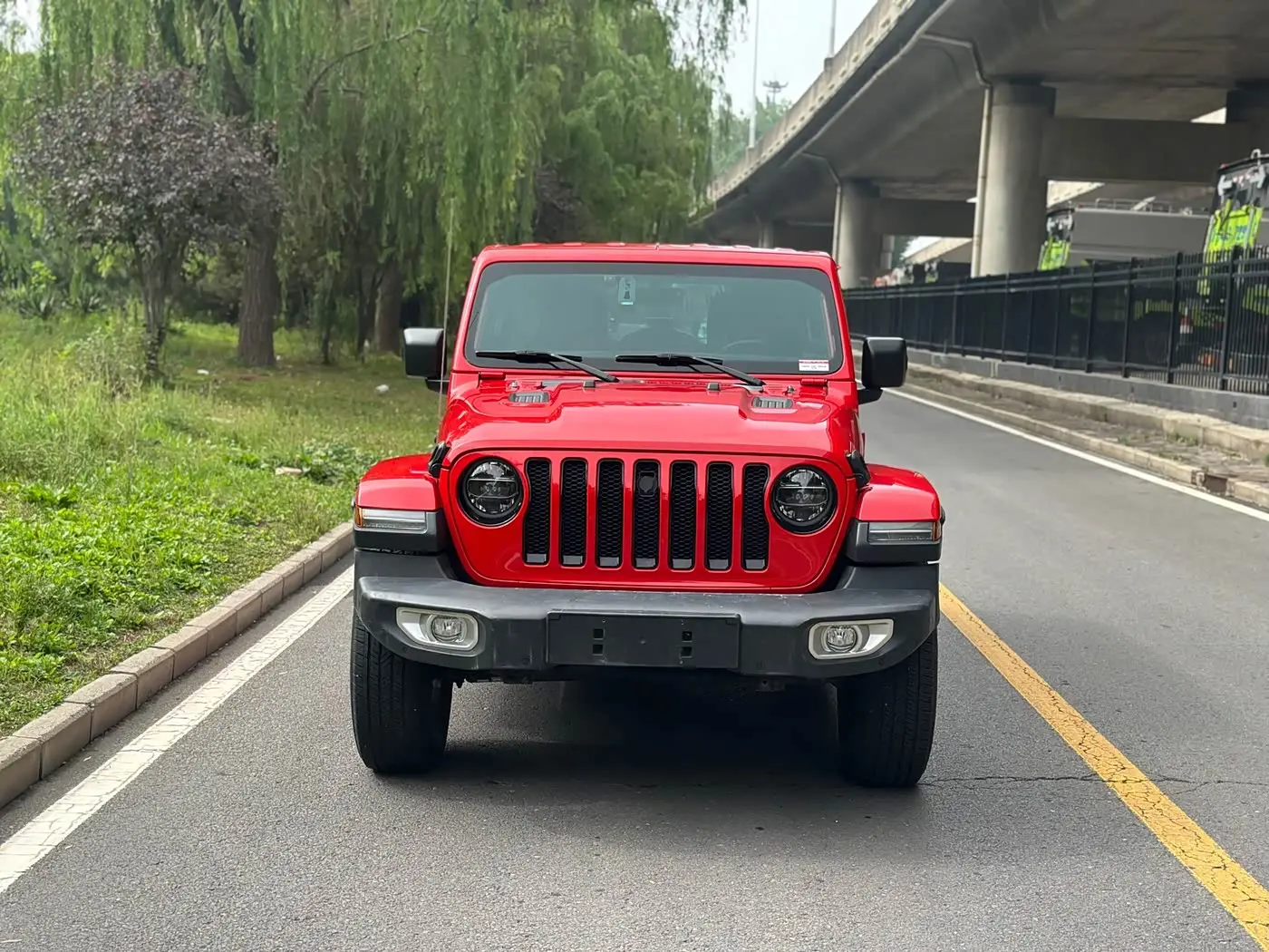 Jeep Wrangler 2022 — Фото 2/20