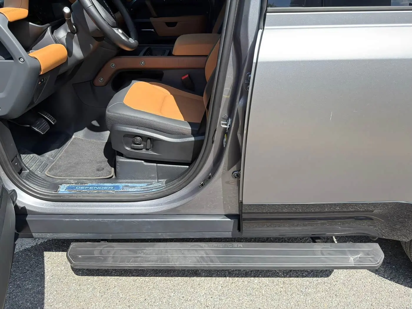 Land Rover Defender 2022 — Photo 8/19