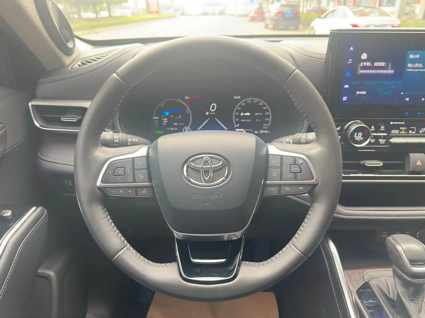 Toyota Highlander 2021 — Фото 13/14