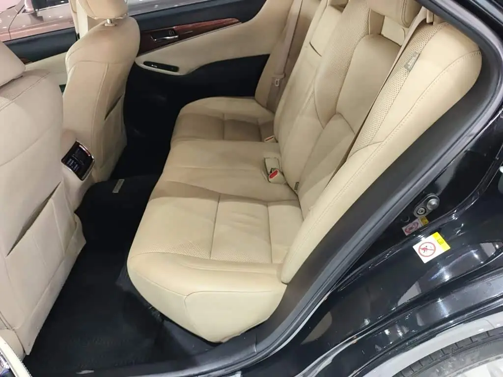 Toyota Crown 2017 — Photo 13/20