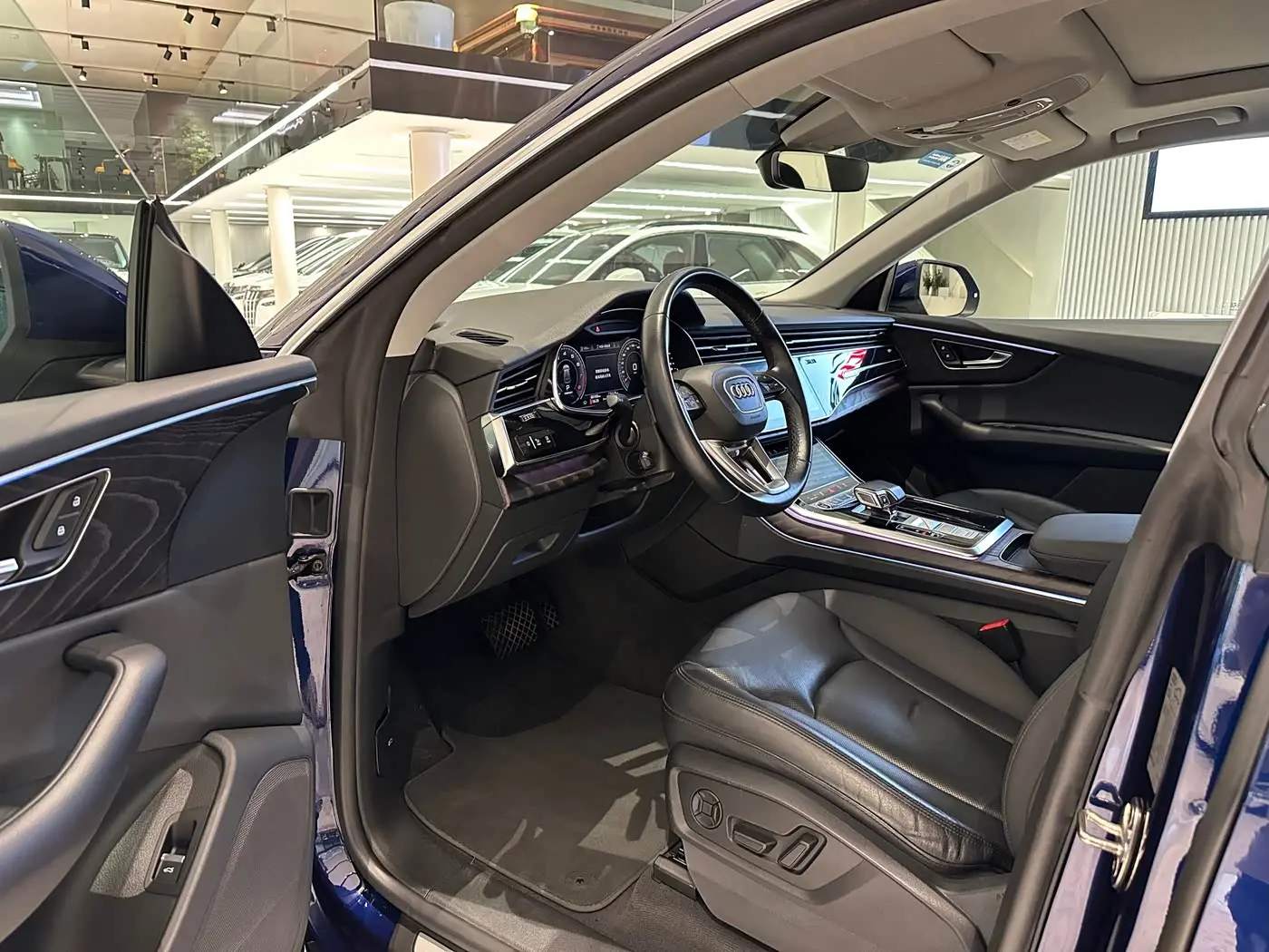 Audi Q8 2021 — Photo 11/15