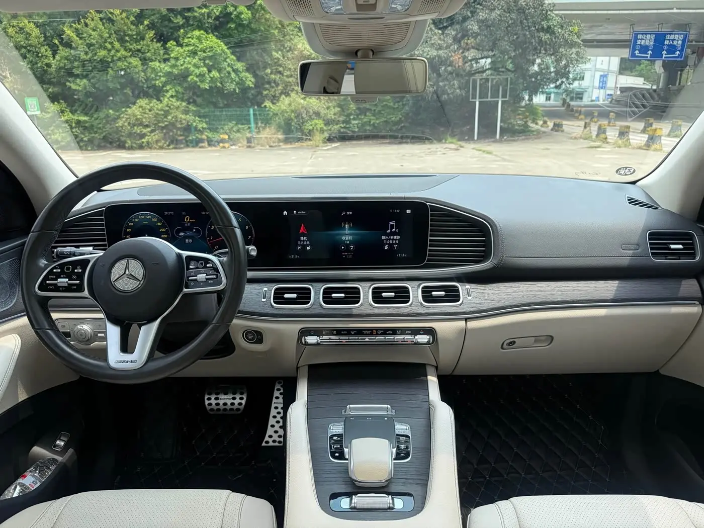 Mercedes-Benz GLE 2019 — Photo 12/14
