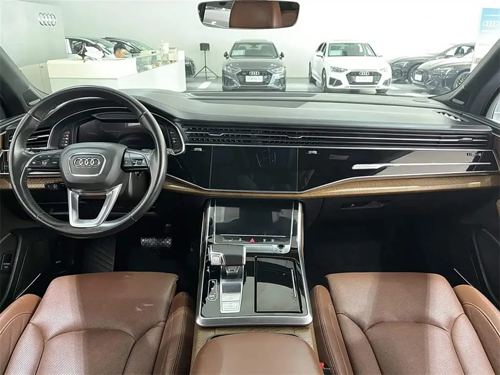 Audi Q7 2023 — Photo 6/16