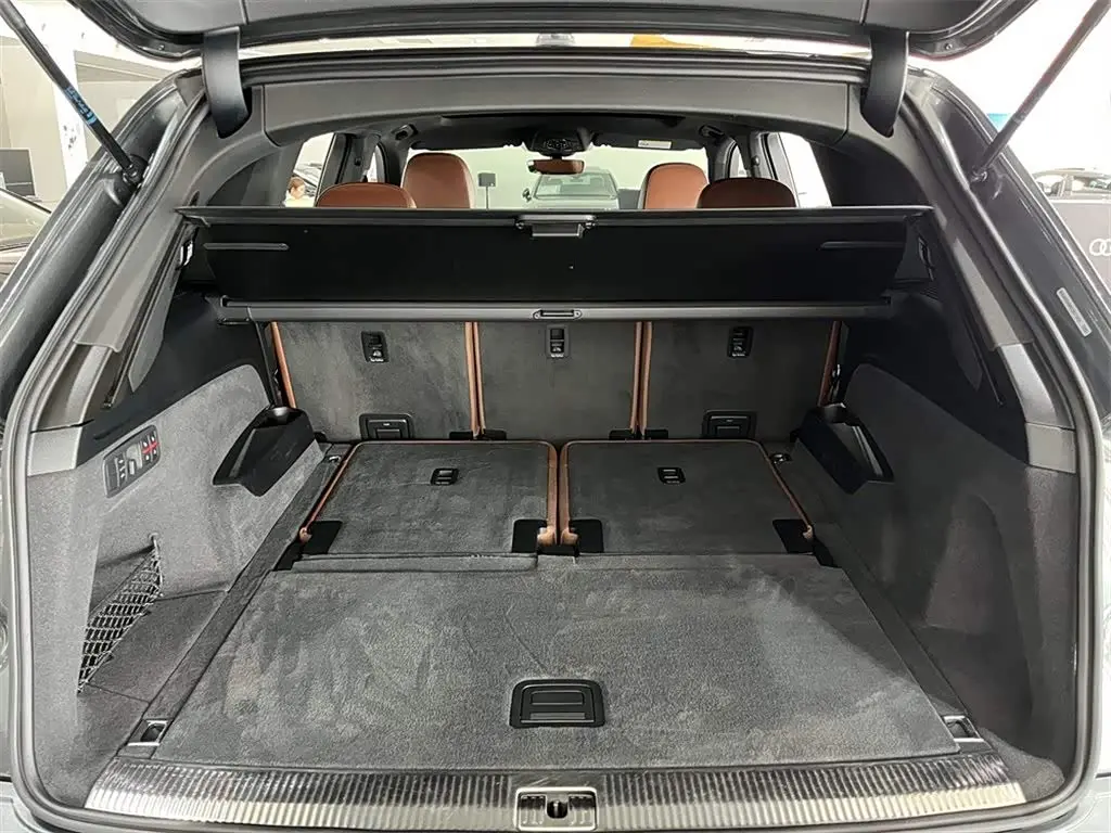 Audi Q7 2023 — Photo 9/16