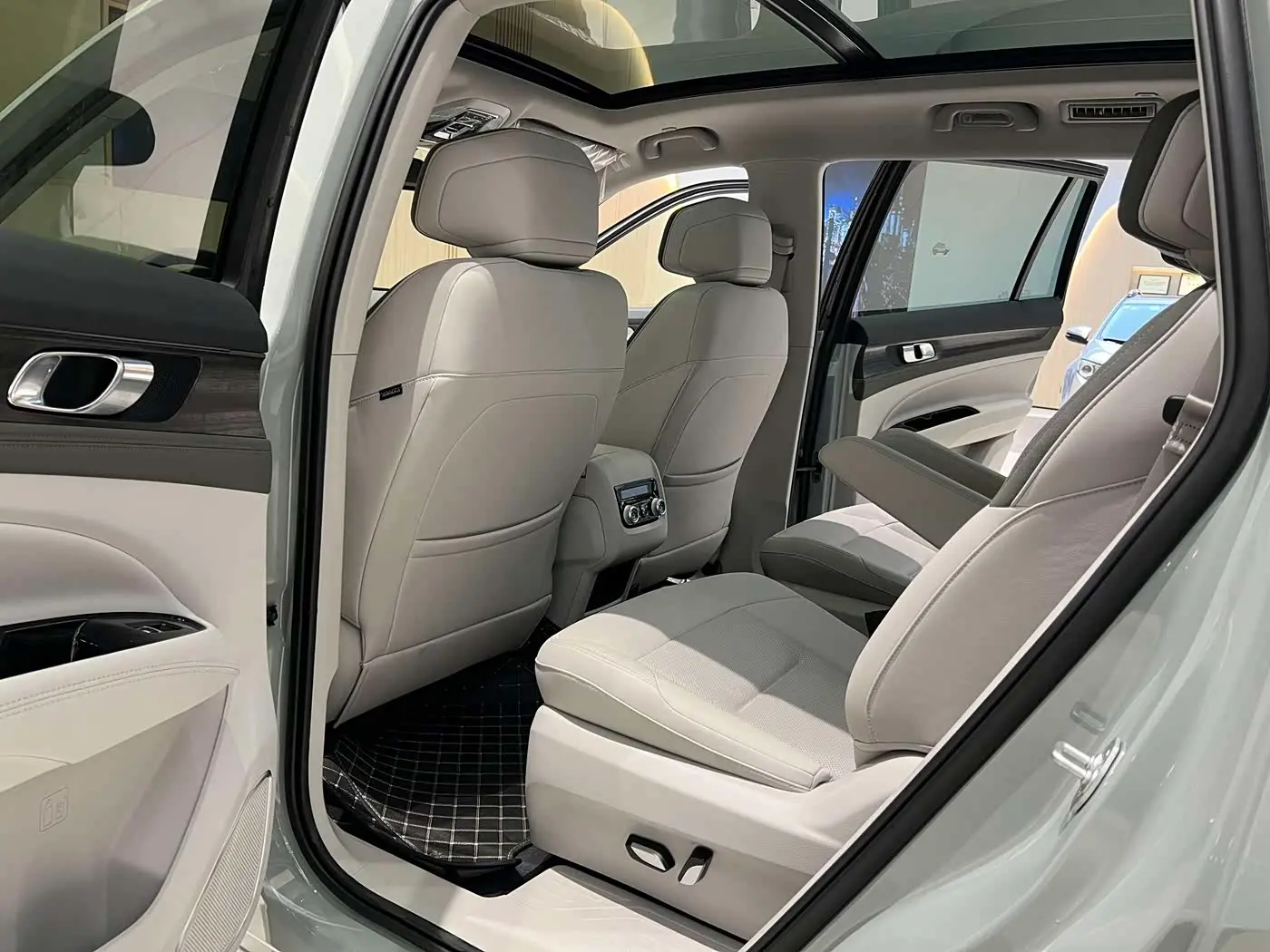 Ford Lingyu New Energy 2026 — Photo 13/18