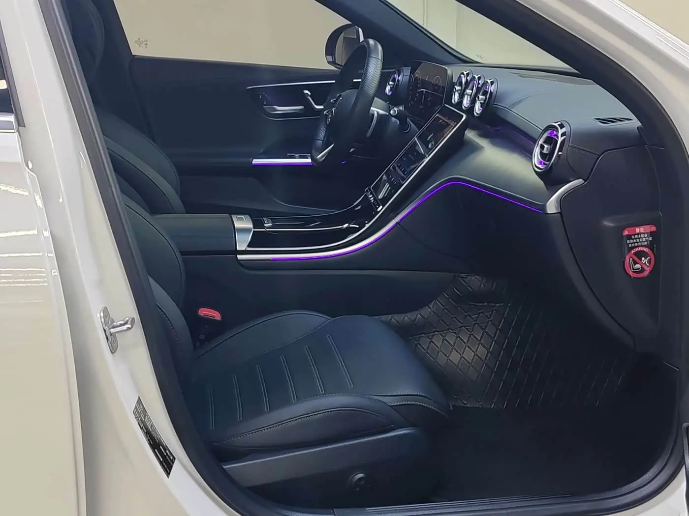 Mercedes-Benz C-Class 2024 — Photo 13/20