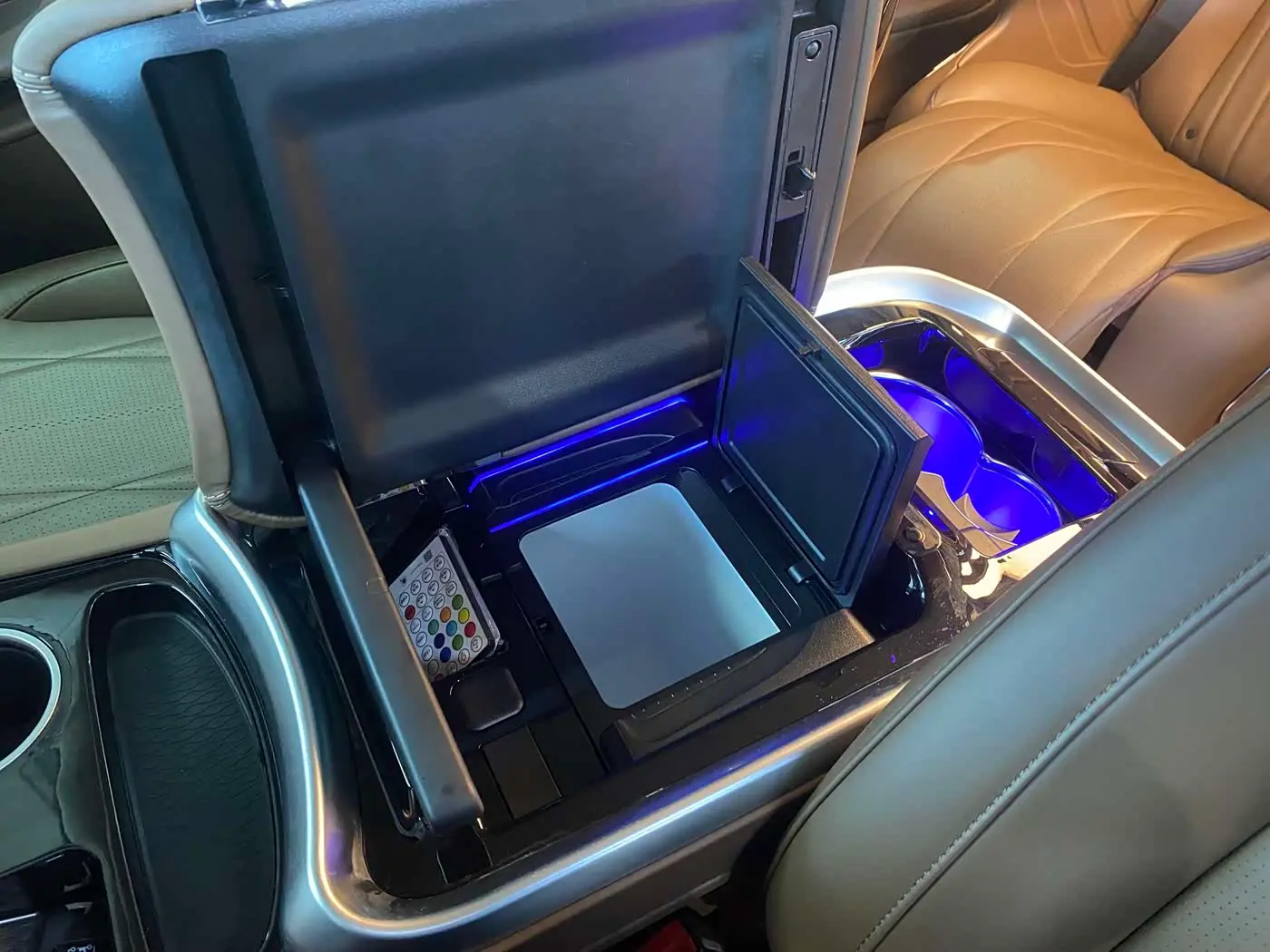Mercedes-Benz Vito 2025 — Photo 7/15