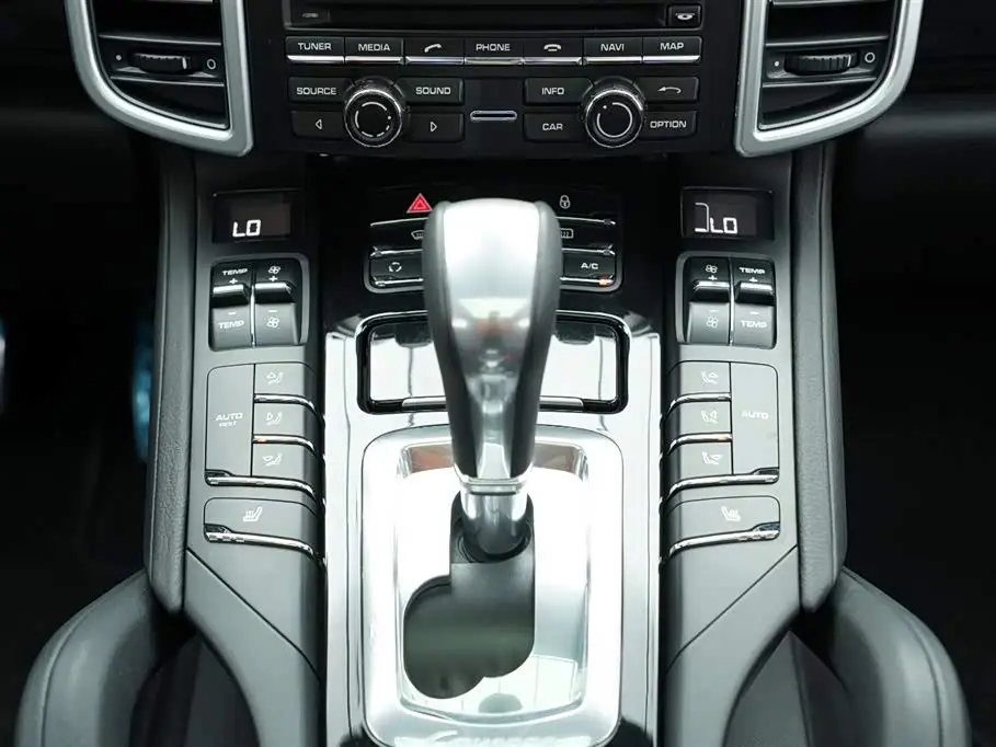 Porsche Cayenne 2013 — Фото 18/20