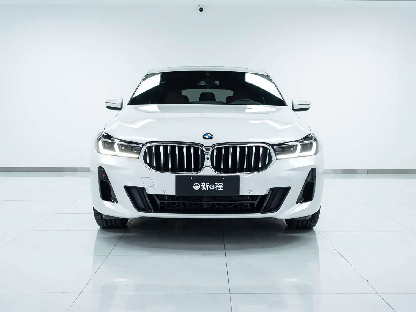 BMW 6 Series GT 2023 — Photo 2/8