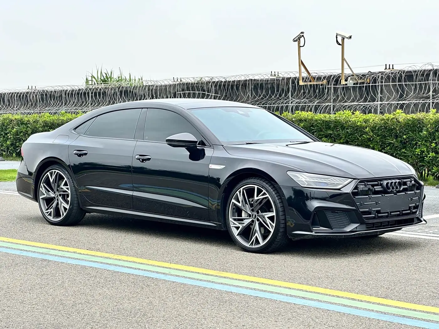 Audi A7L 2023 — Photo 3/20