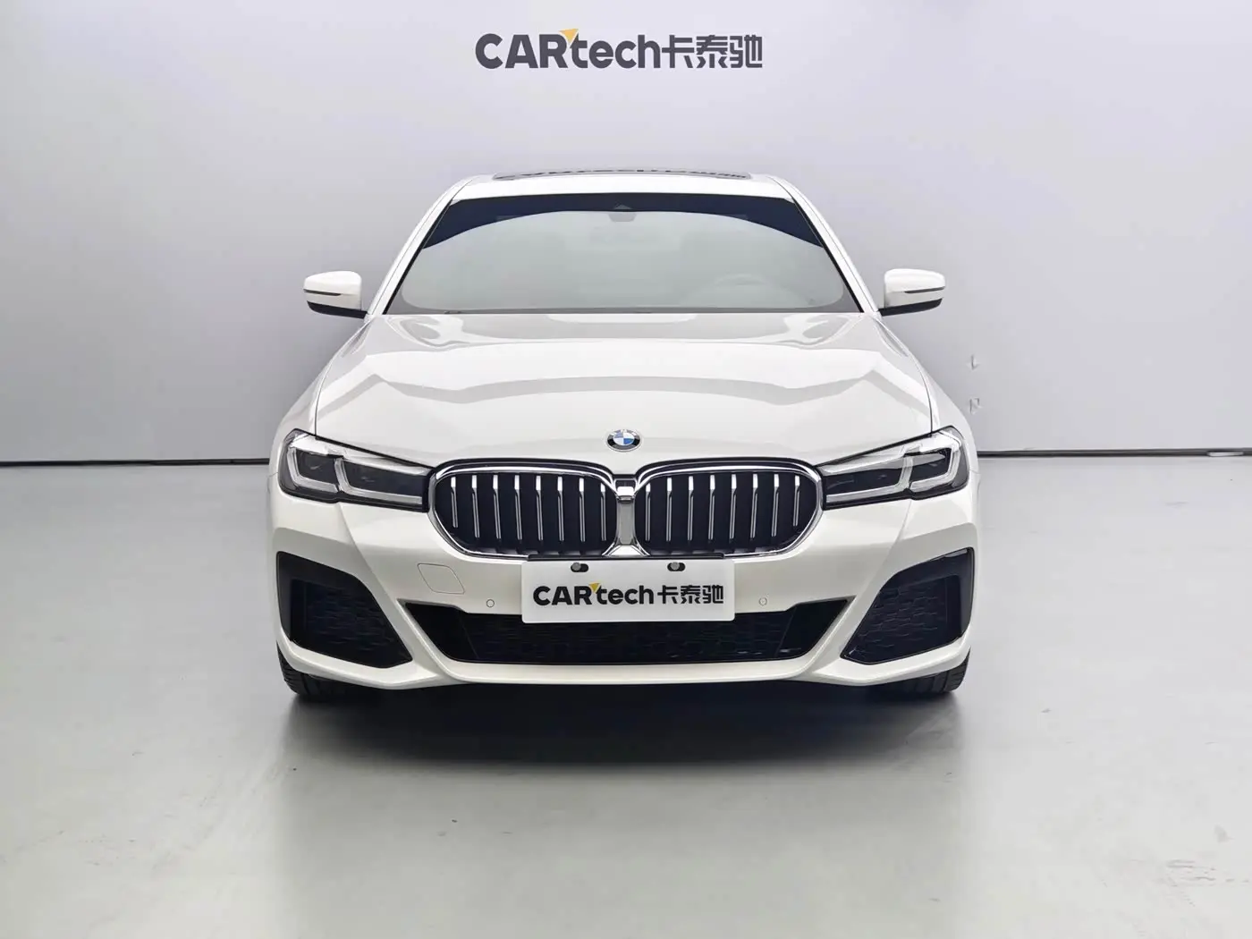 BMW 5 Series 2023 — Photo 2/17