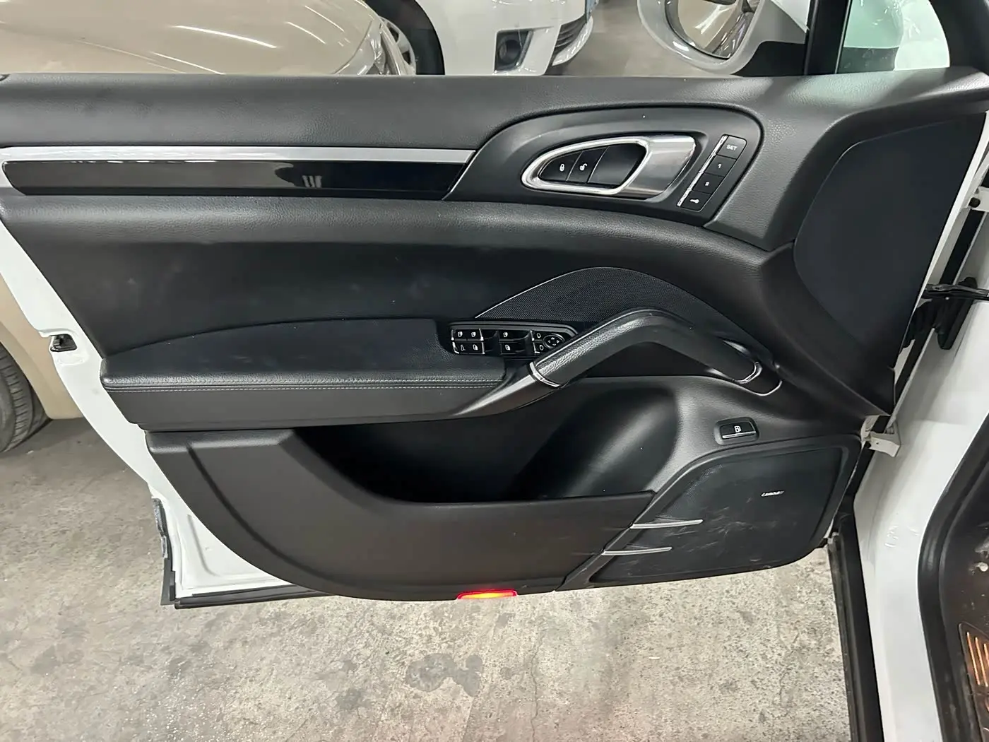 Porsche Cayenne New Energy 2017 — Фото 10/17