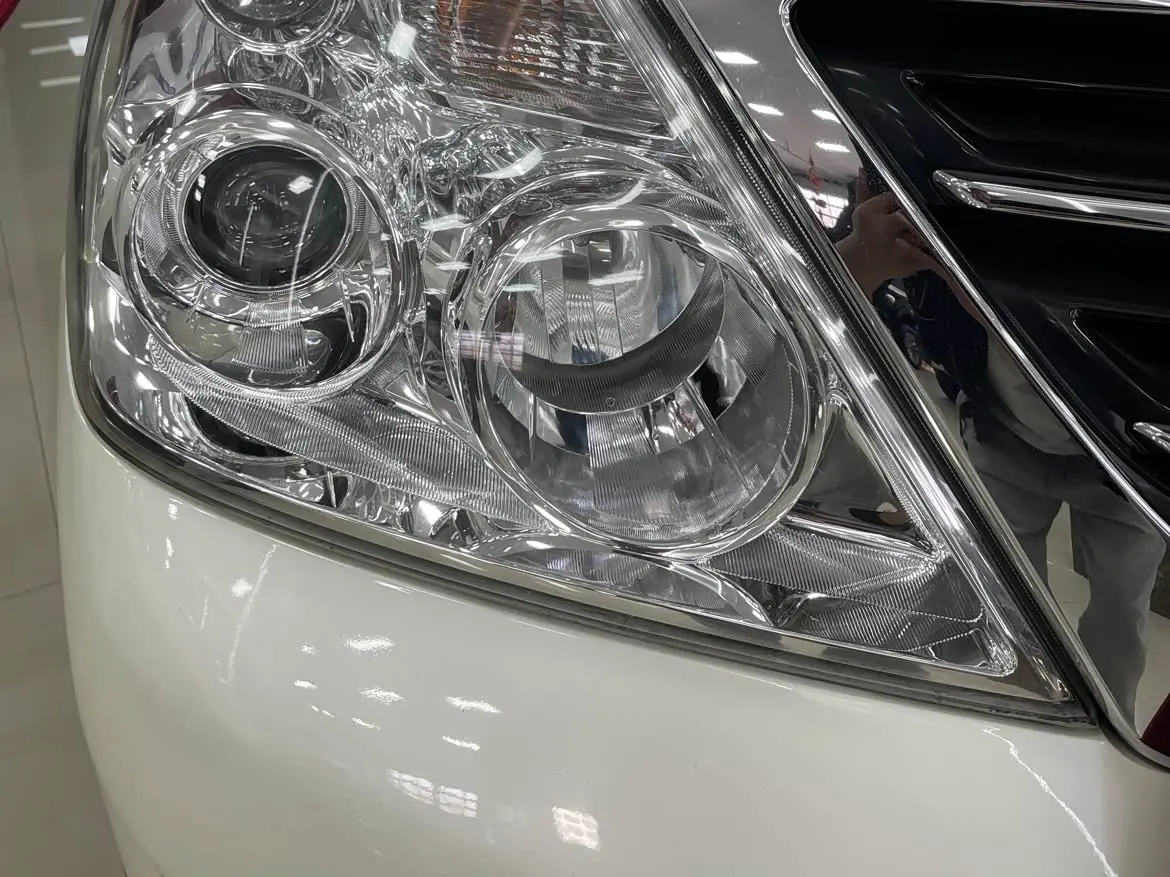Nissan Patrol 2018 — Photo 10/20