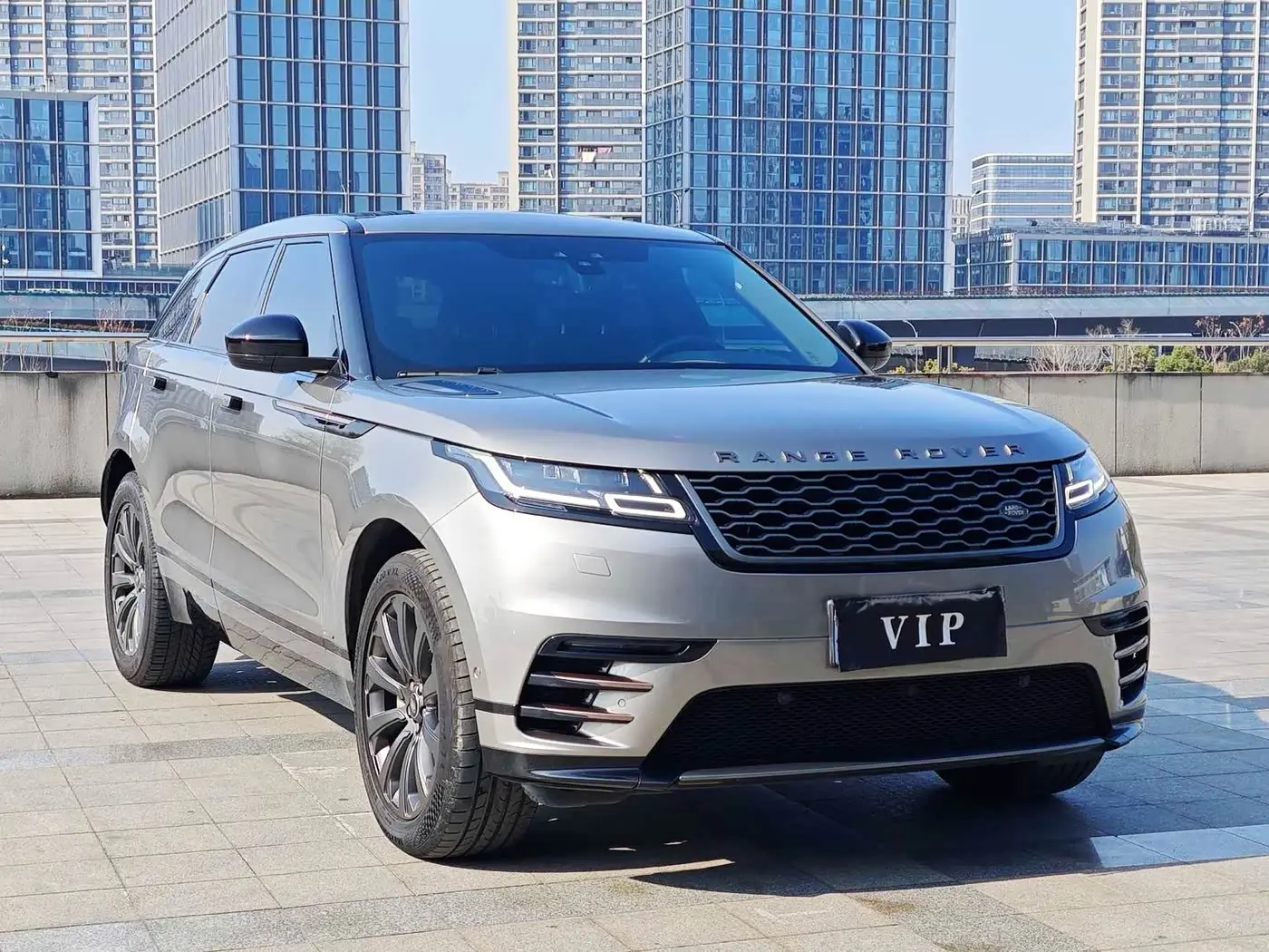 Land Rover Range Rover Velar 2019 — Фото 3/9