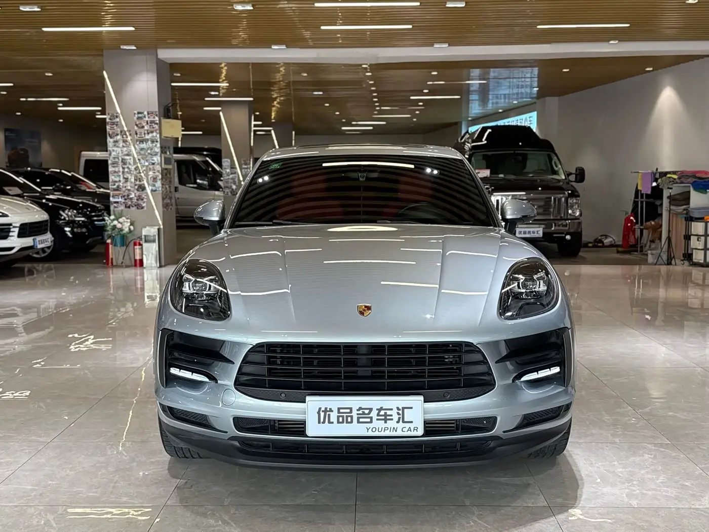 Porsche Macan 2020 — Photo 2/20