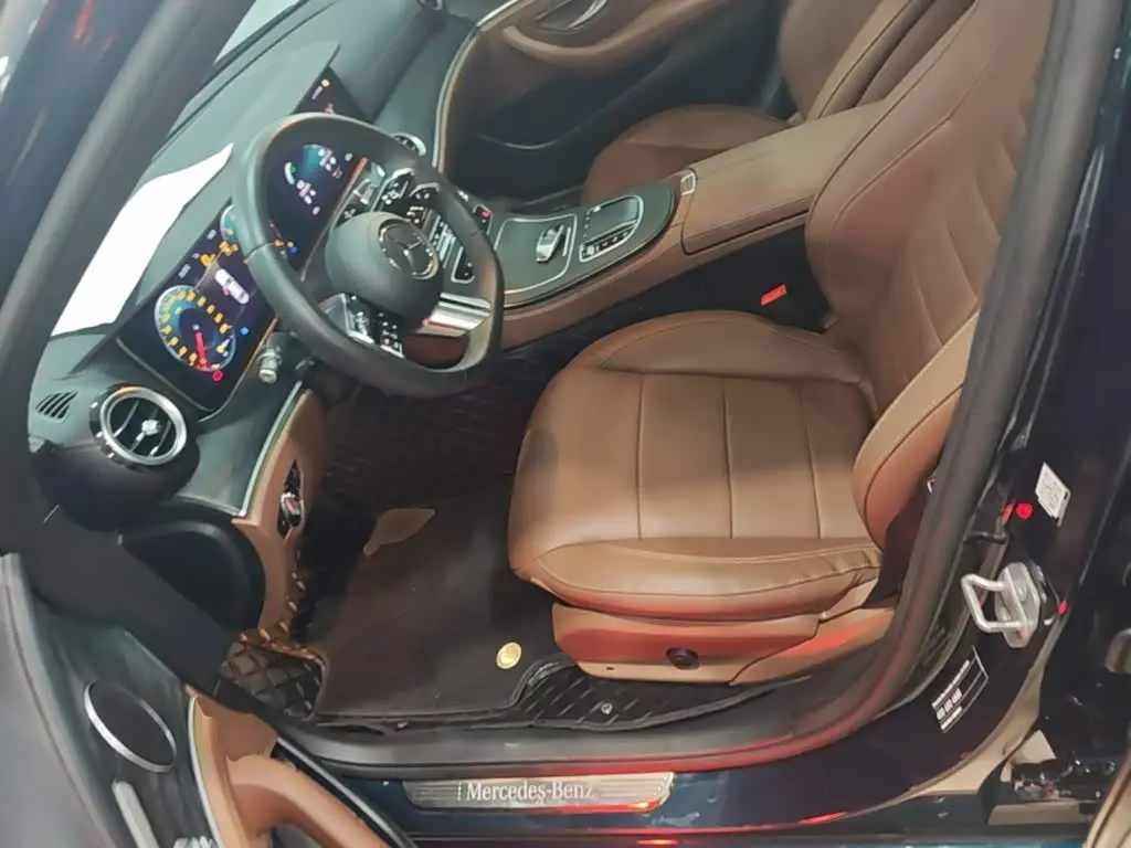 Mercedes-Benz E-Class 2023 — Фото 15/20