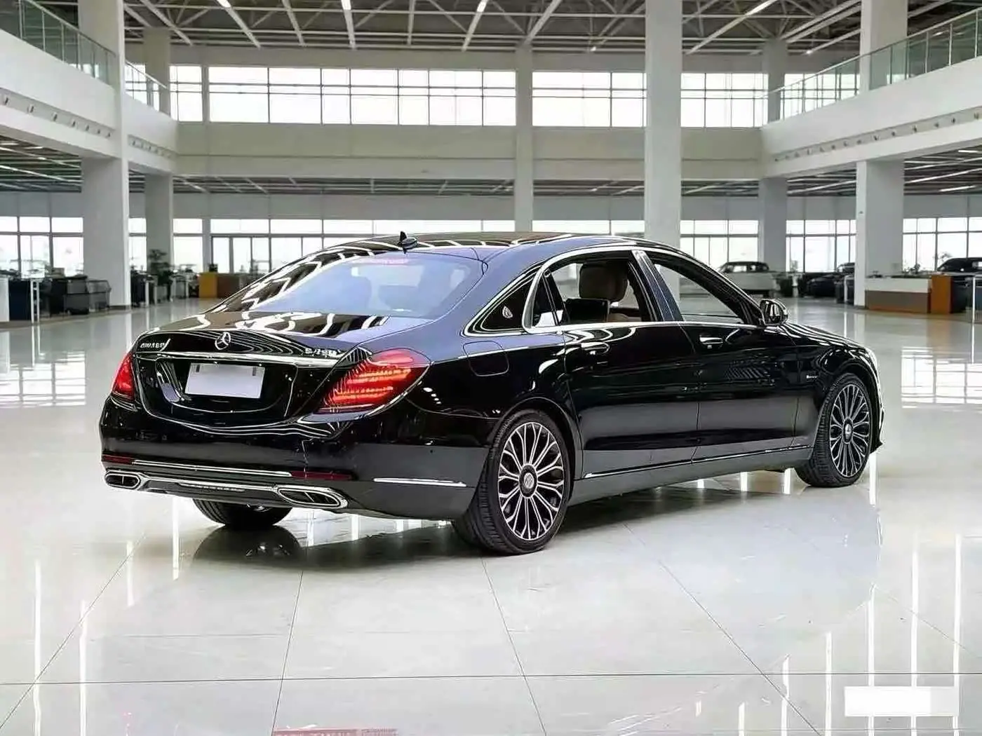 Mercedes-Benz Maybach S-Class 2020 — Photo 8/9