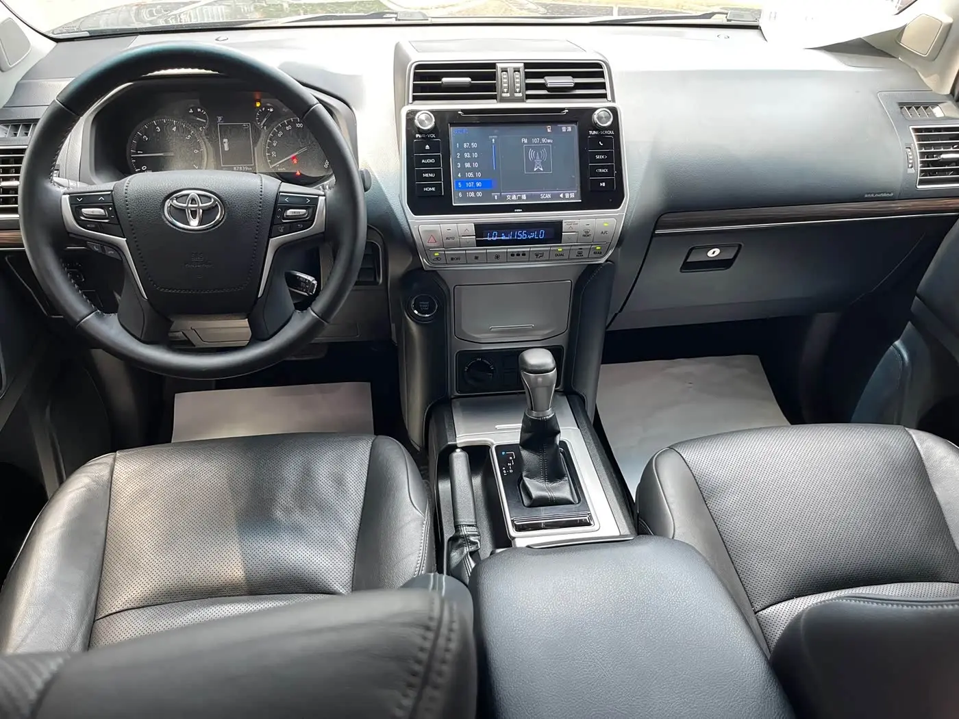Toyota Prado 2019 — Photo 19/20