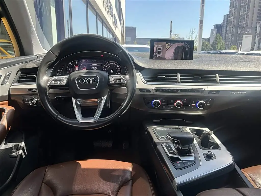 Audi Q7 2019 — Şəkil 11/15