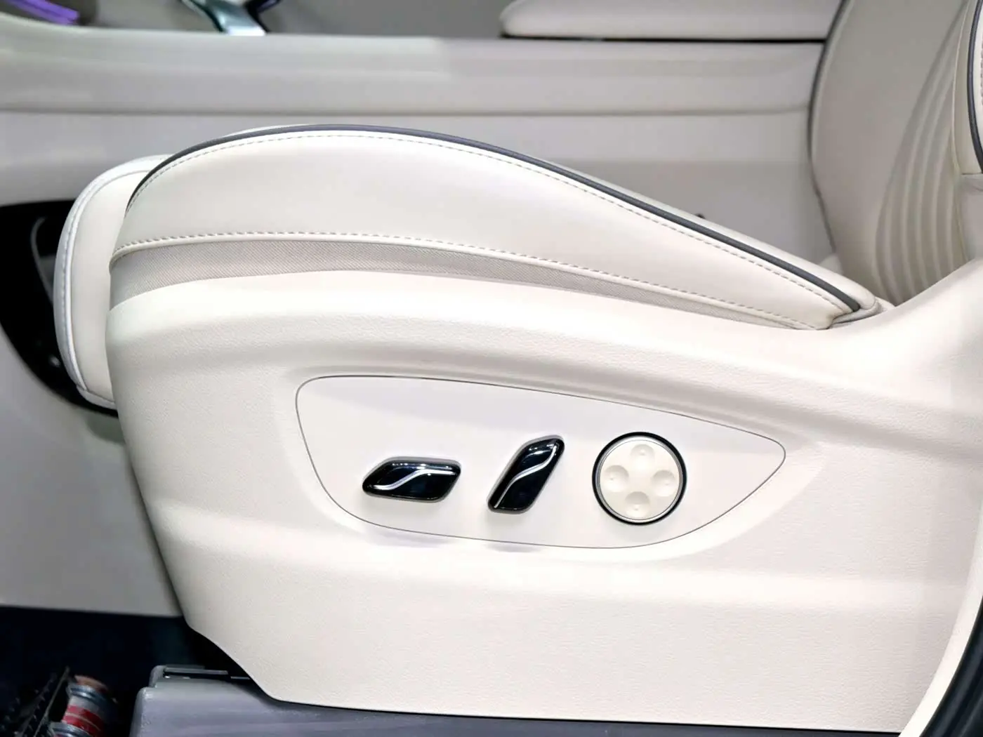 Voyah Auto Voyah Dreamer 2022 — Photo 10/20