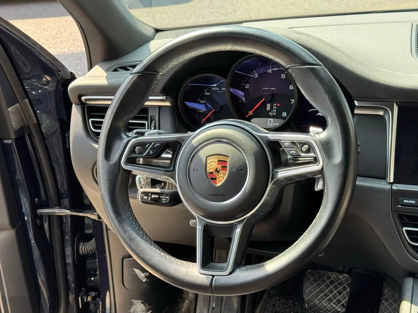 Porsche Macan 2019 — Photo 12/18
