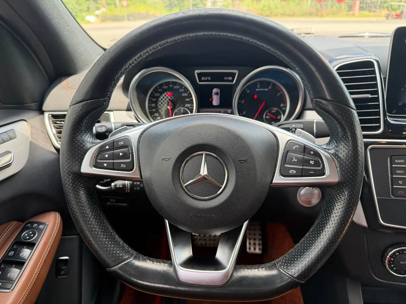 Mercedes-Benz GLE AMG 2018 — Photo 12/13