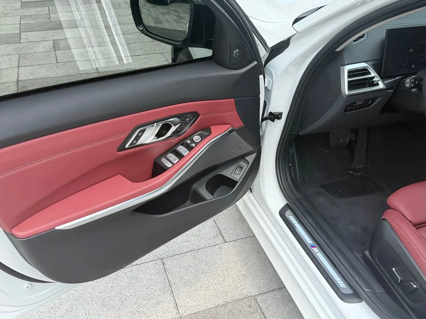 BMW 3 Series 2025 — Фото 10/20