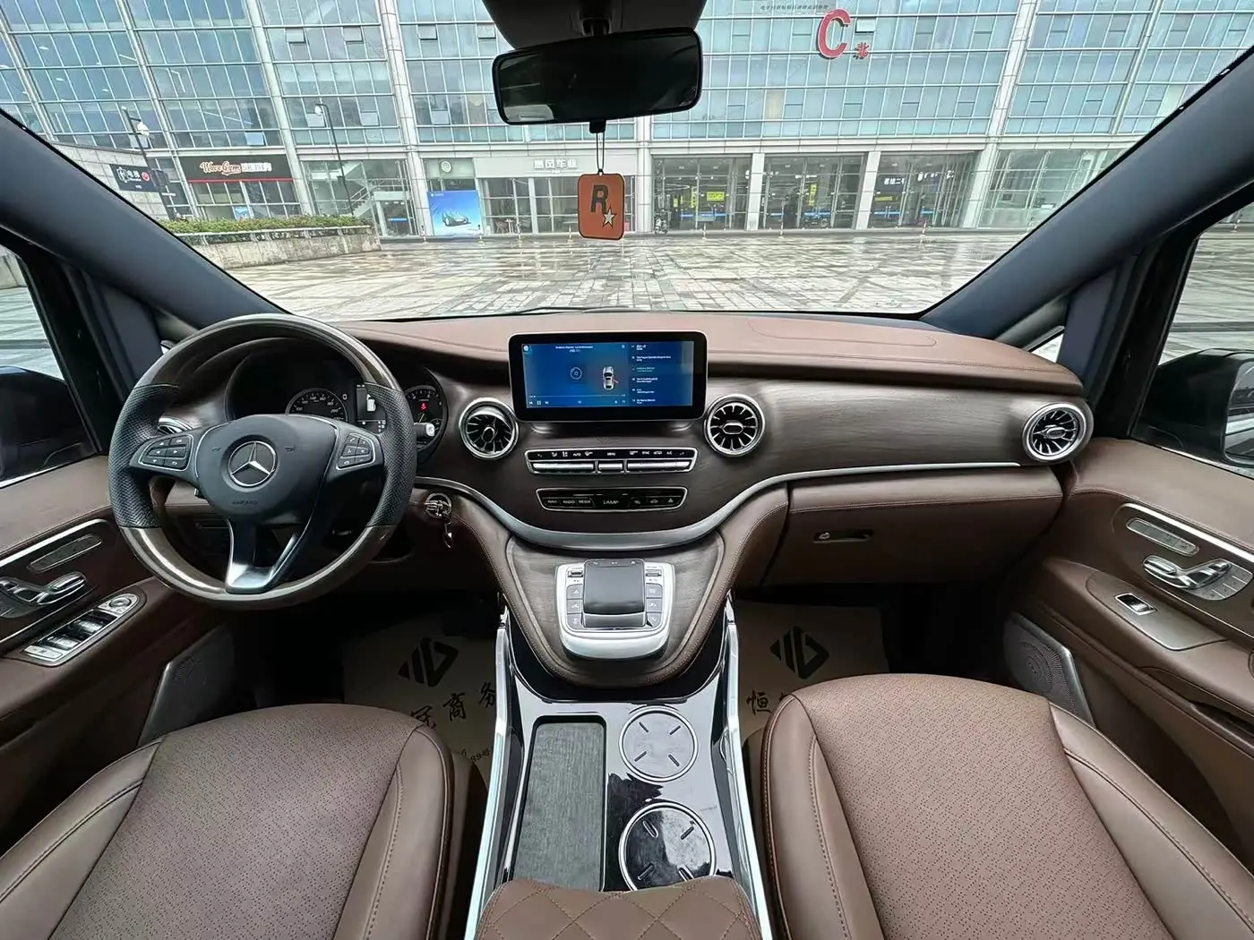 Mercedes-Benz Vito 2022 — Photo 14/14