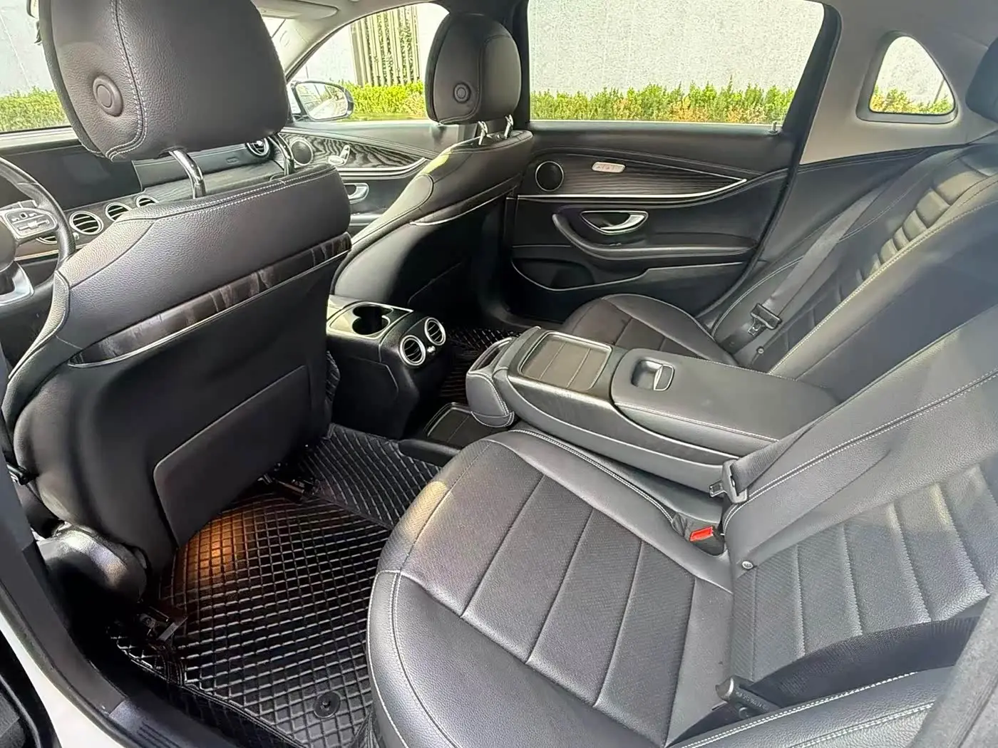 Mercedes-Benz E-Class 2019 — Фото 3/8