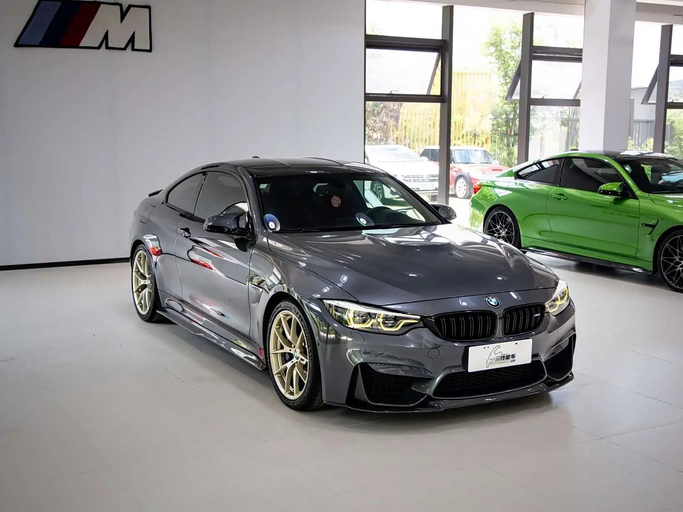 BMW M4 2018 — Фото 3/9