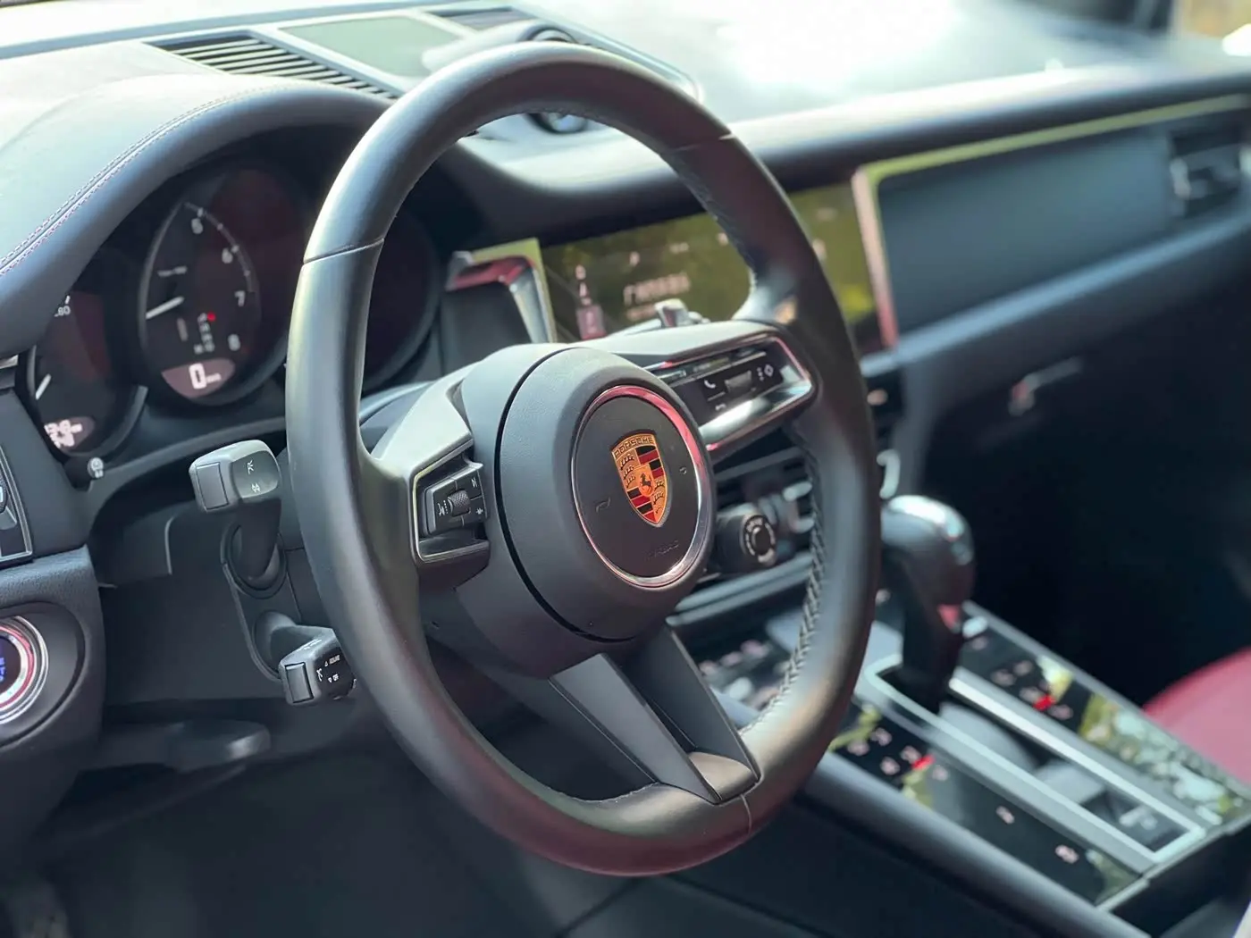 Porsche Macan 2022 — Photo 4/14