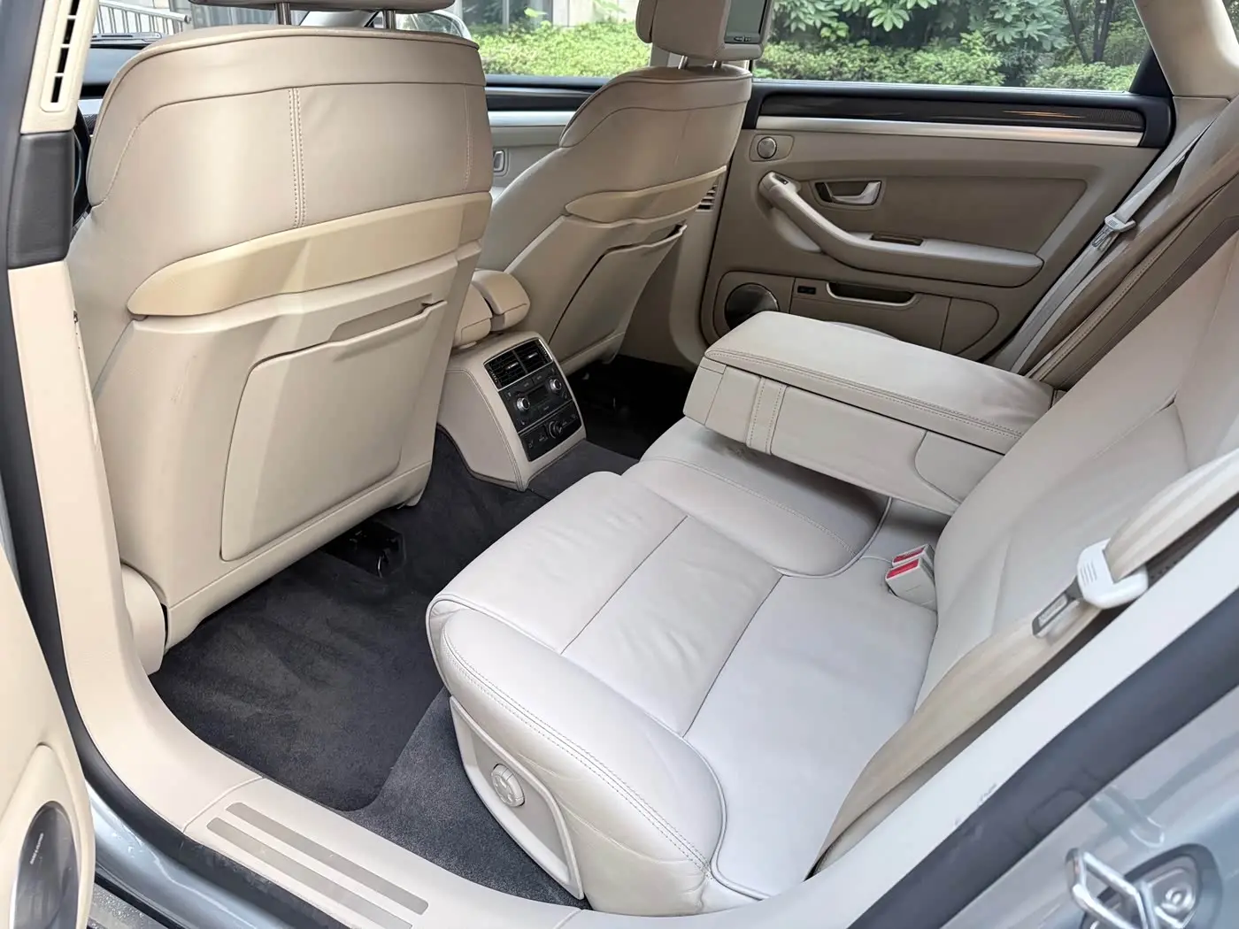 Audi S8 2009 — Photo 4/17