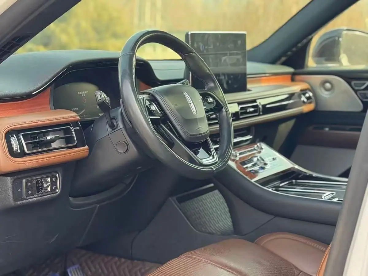 Lincoln Aviator 2021 — Şəkil 6/12