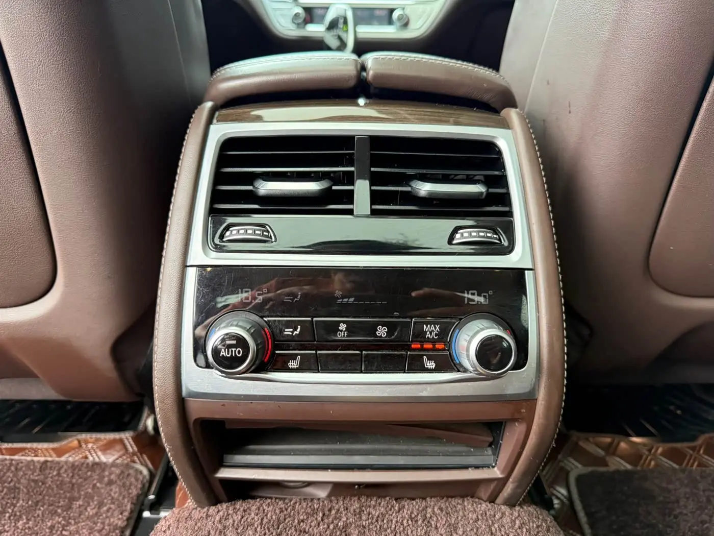 BMW 7 Series 2021 — Photo 18/20