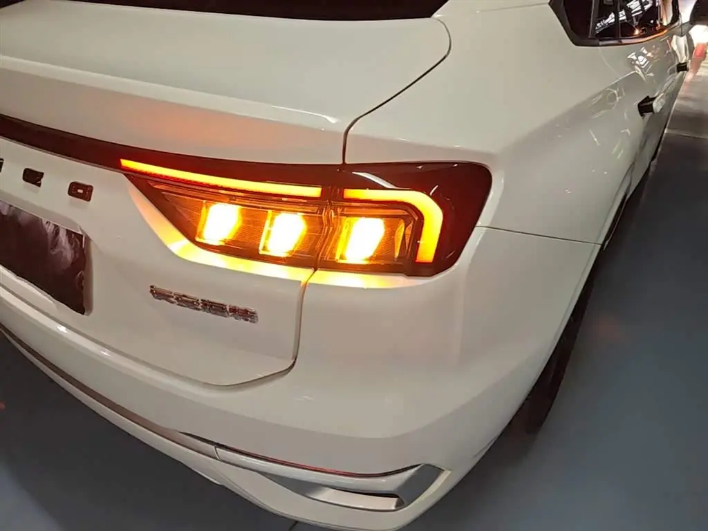 Ford Mondeo 2025 — Şəkil 8/20