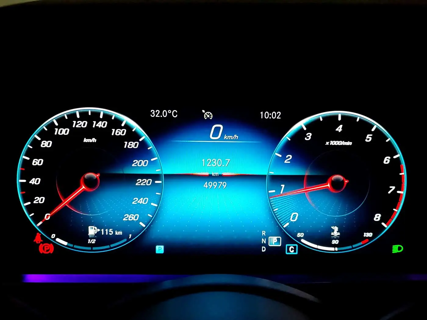 Mercedes-Benz E-Class 2022 — Photo 14/17