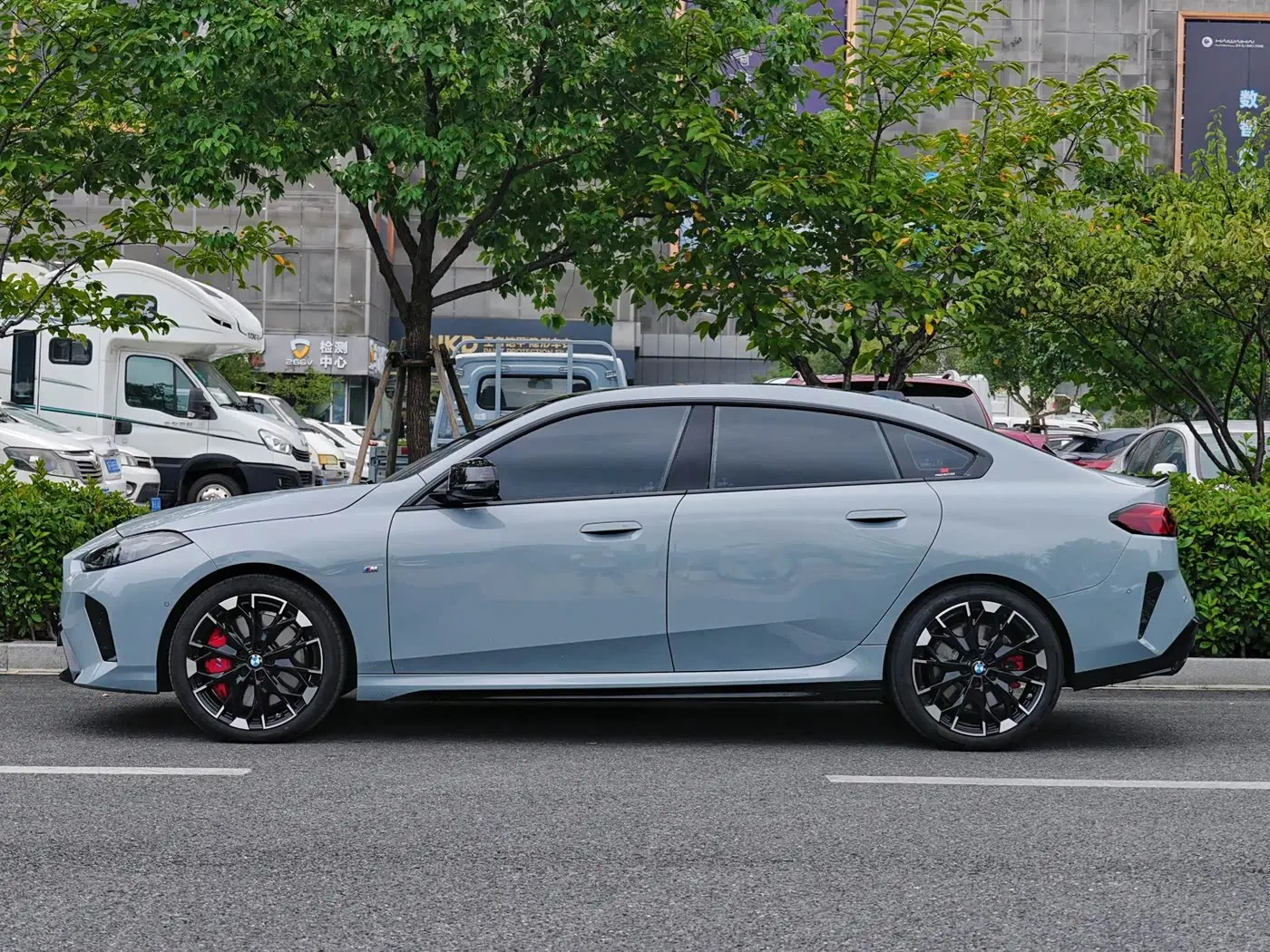 BMW M235L 2026 — Photo 3/13