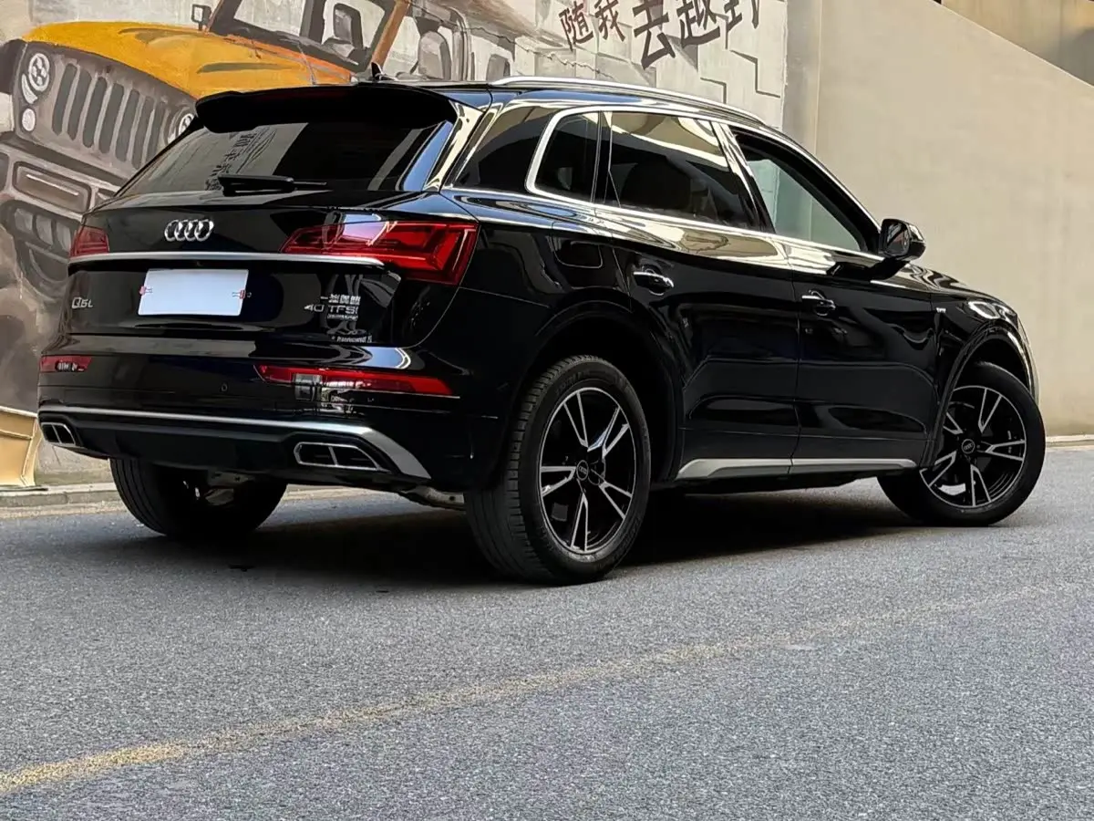 Audi Q5L 2021 — Фото 2/9