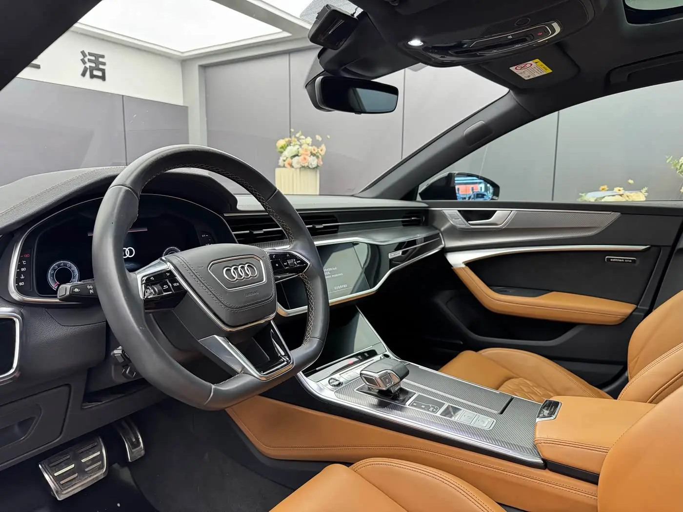 Audi A7L 2021 — Фото 6/18