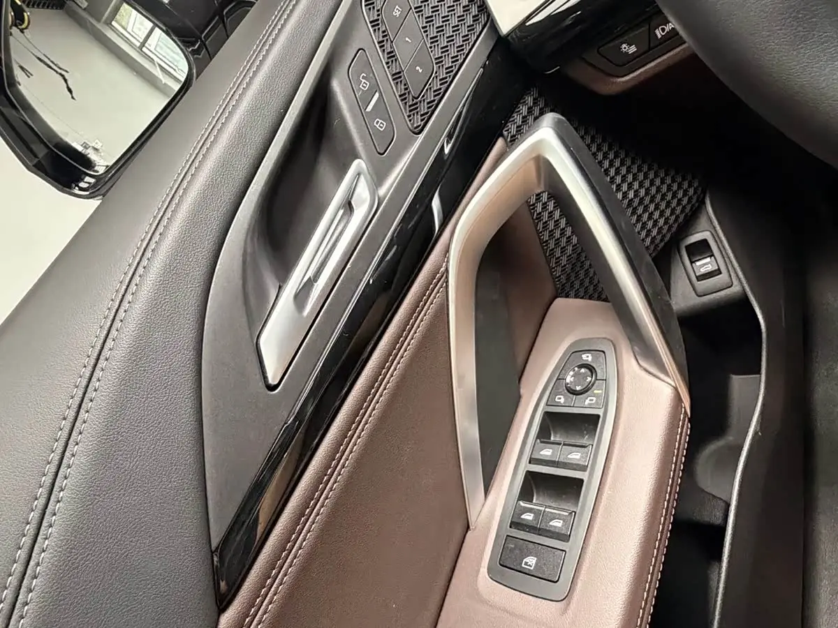 BMW X1 2023 — Фото 12/20