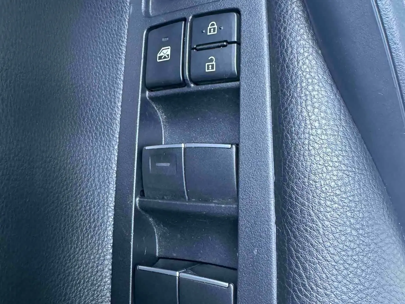 Toyota Corolla 2023 — Фото 15/20